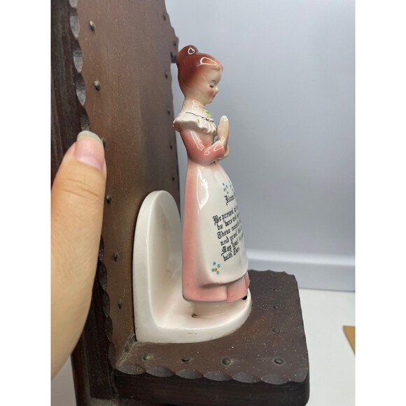 Vintage Enesco Kitchen Prayer Lady Mother ON WOODEN WALL BRACKETS - Picture 3 of 11